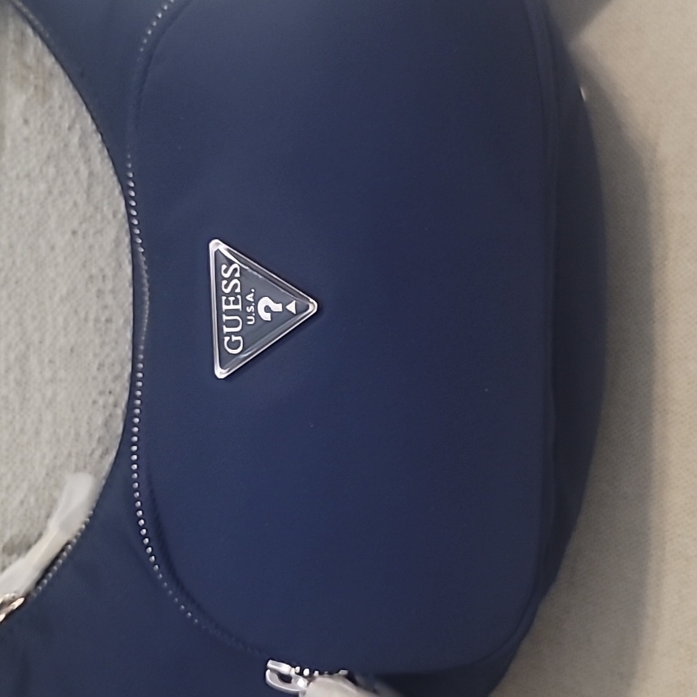 Guess Shoulder Bag - Picture 5 of 8